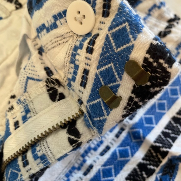 Khakis by GAP shorts - Picture 3 of 6